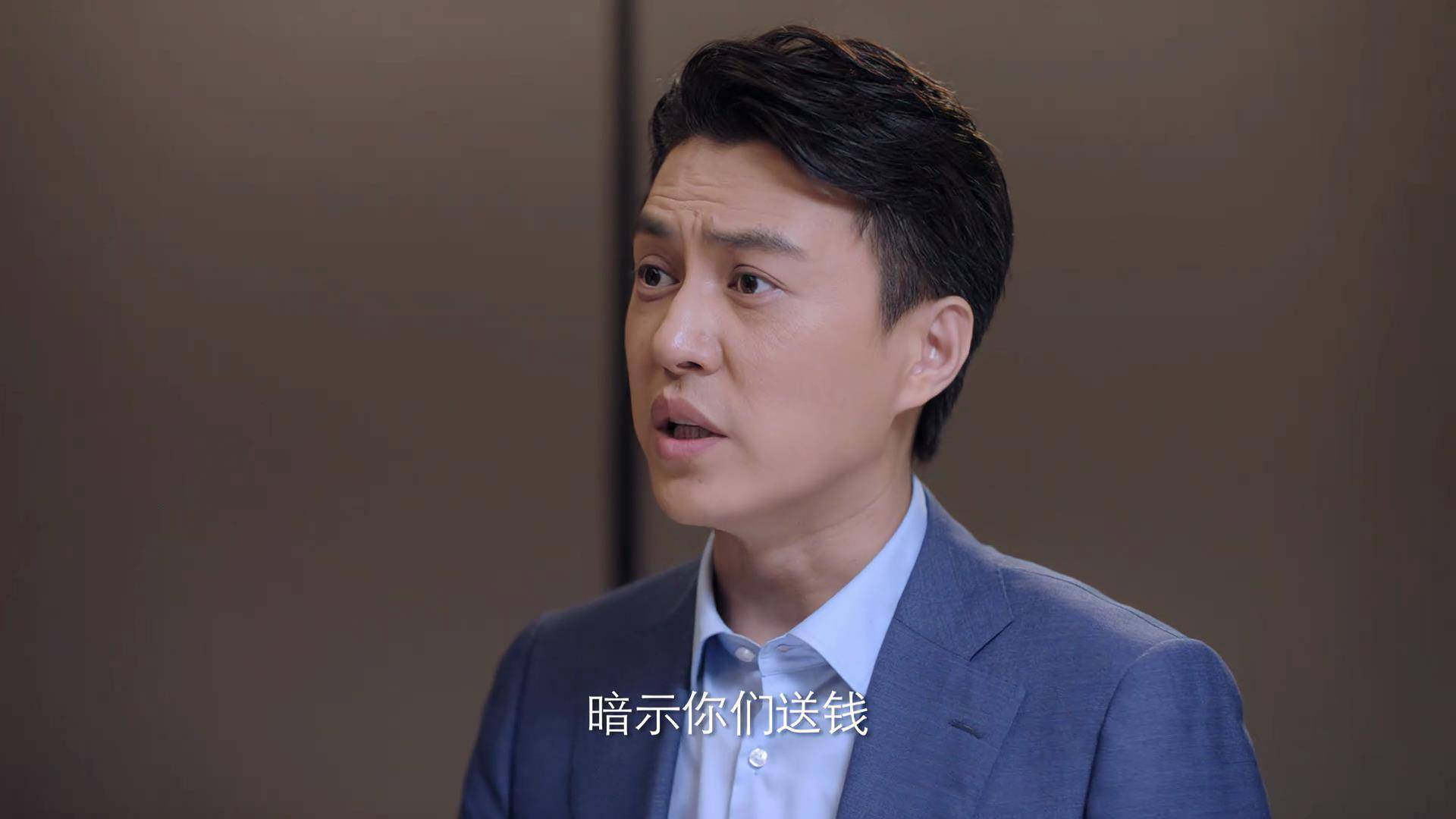 演技|《突围》临近大结局，给演员演技做个排行，靳东只能屈居第三