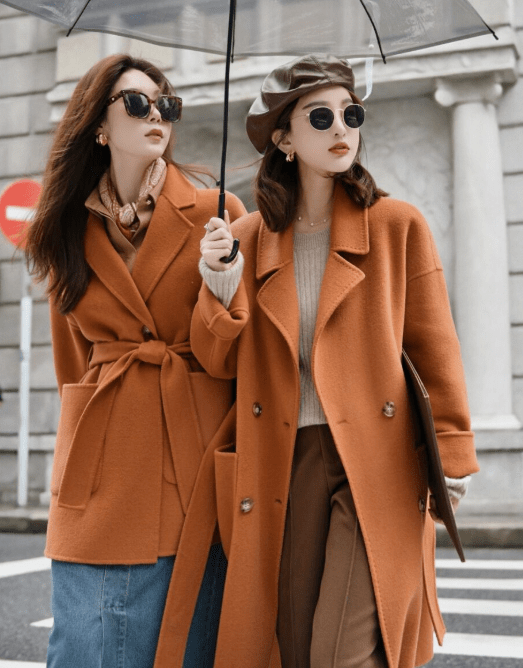 姐妹 冬天了怎么穿？建议和姐妹安排上“闺蜜装”，出街回头率百分百！