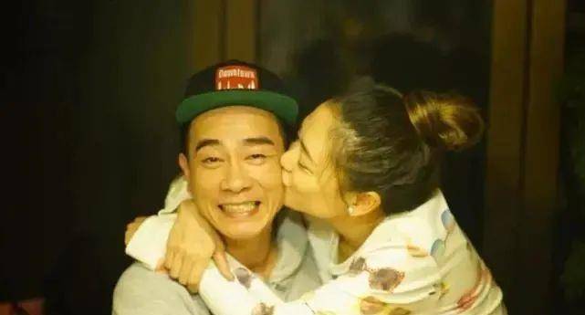 节目组|陈小春：54岁山鸡哥选秀翻红，为老婆披荆斩棘，他凭什么站C位？