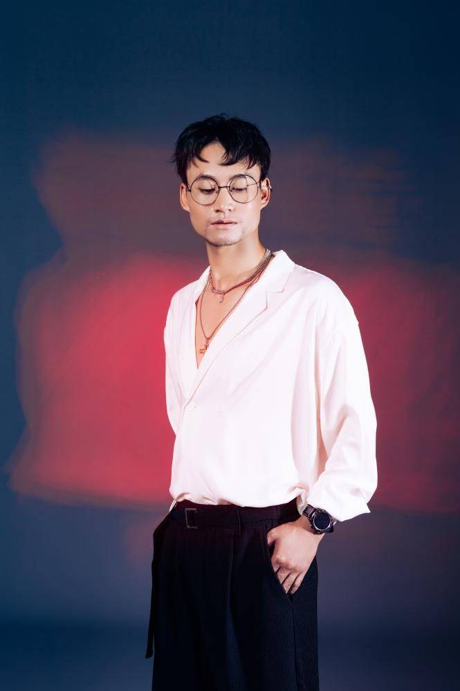 大理白族小伙自学音乐,"圆梦深圳"很励志!_李江