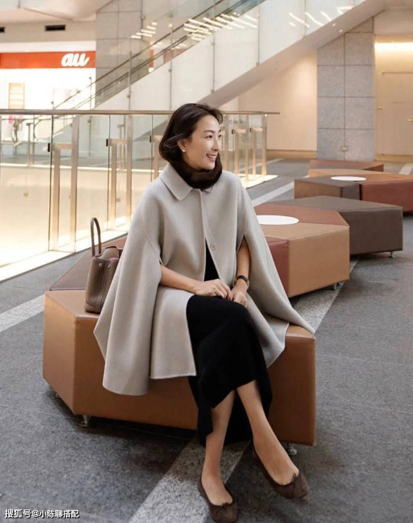 大衣 这才是50岁女人的穿衣日常，保暖不显老，普通人可照搬