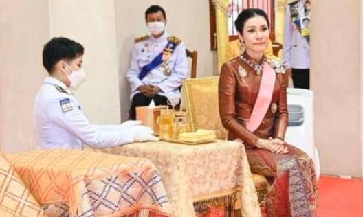 心思|诗妮娜费劲心思，扶持清秀新侍女成功上位，主仆二人同登海报