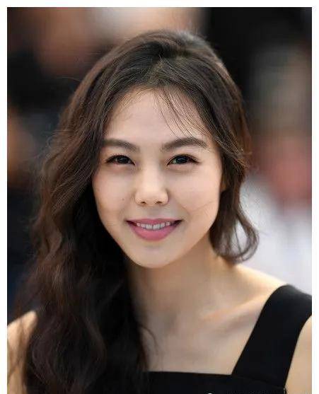 赫本那些老去的美人，赫本、俞飞鸿、陈数、她们真的没有皱纹吗？