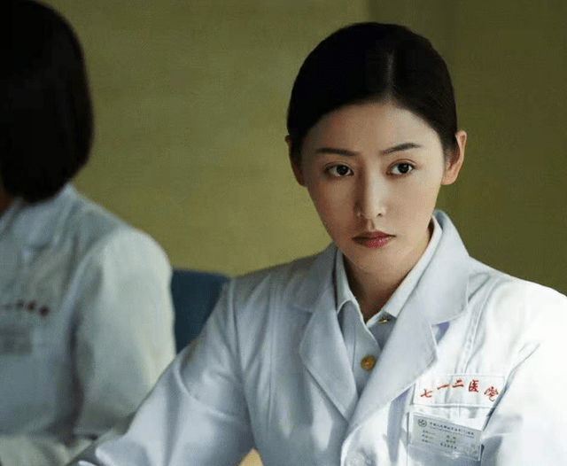 演技|医疗版《红海行动》，央视新闻宣传排场大，张天爱这次性感对味