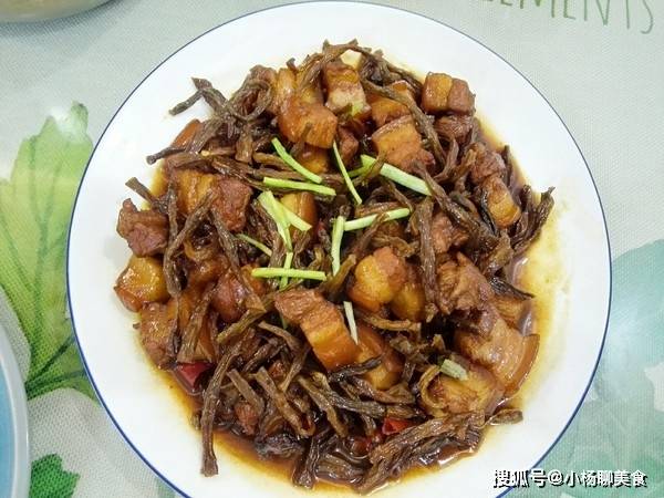 清水|天冷了,家人特馋这个菜,从小吃不腻,简单炖一炖,冬天吃特下饭