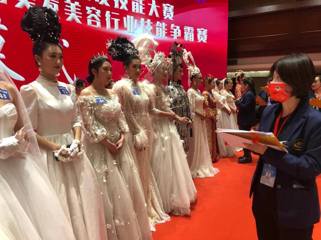 沈阳宝岩艺术学校受邀参加本次大会,为传播中华美发美容行业文化促进