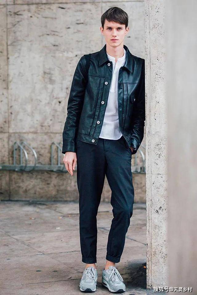 西裤 穿西裤一直搭配皮鞋？风格太单调了，换运动鞋试试，造型时髦出众