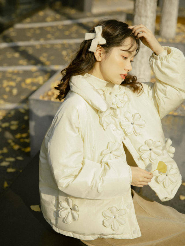 整体 降温没“羽绒服”真不行，少女们都爱这4个款，青春洋溢又保暖
