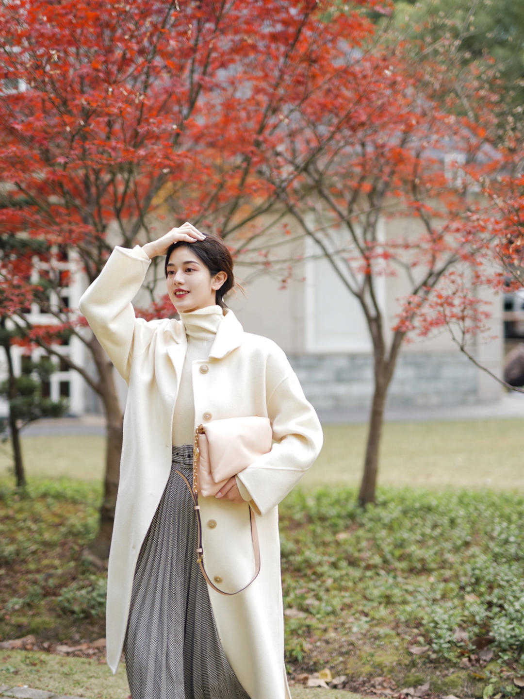 毛衣 白色毛衣到底有多好穿？和这“三”类外套搭配，效果超级棒