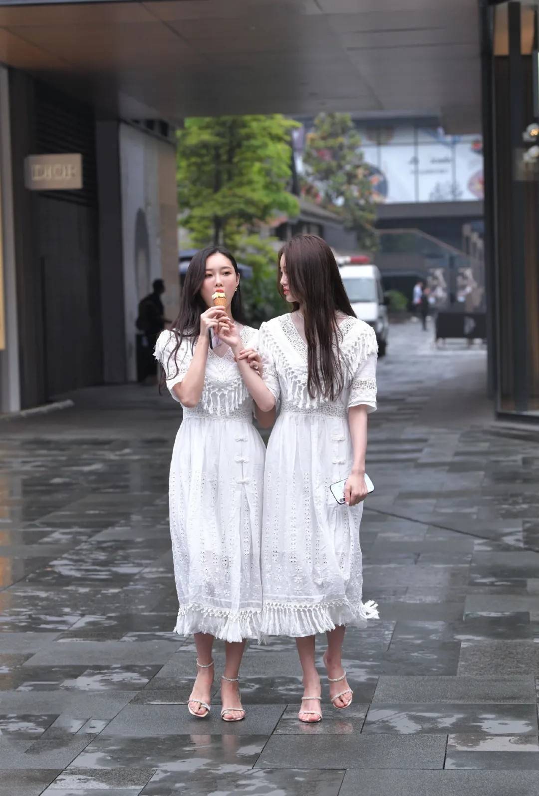 显得 青春感与少女感兼备的穿搭，清新温柔又时尚，穿出无法抗拒的风采