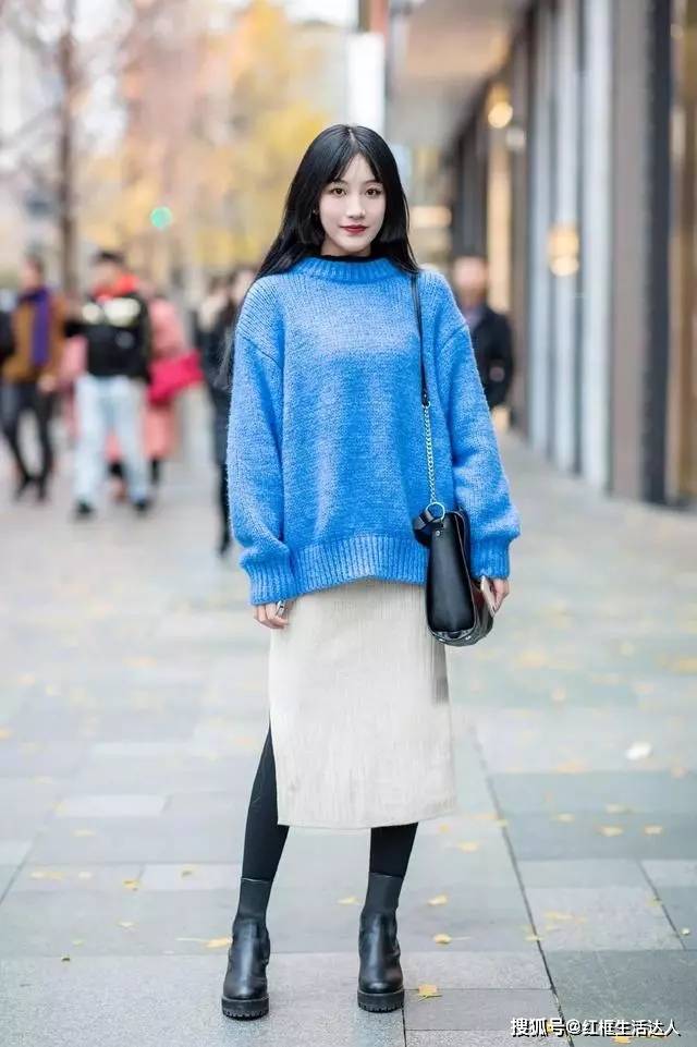 卫衣 棉服+牛仔裤，卫衣+阔腿裤，学生党这样穿，减龄还时髦