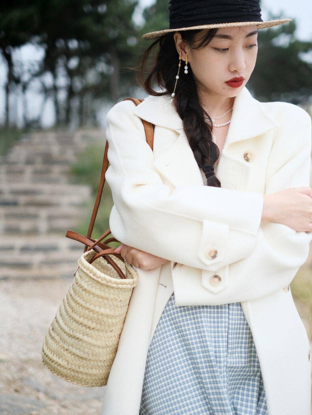 小个子 冬天想要穿出时尚感，怎么能少得了风衣？这些穿搭保暖又洋气