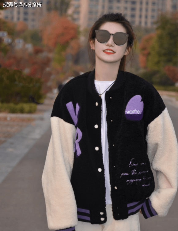 工装裤 今年流行穿“羊羔毛外套”，保暖舒适又减龄，时髦百搭不挑人