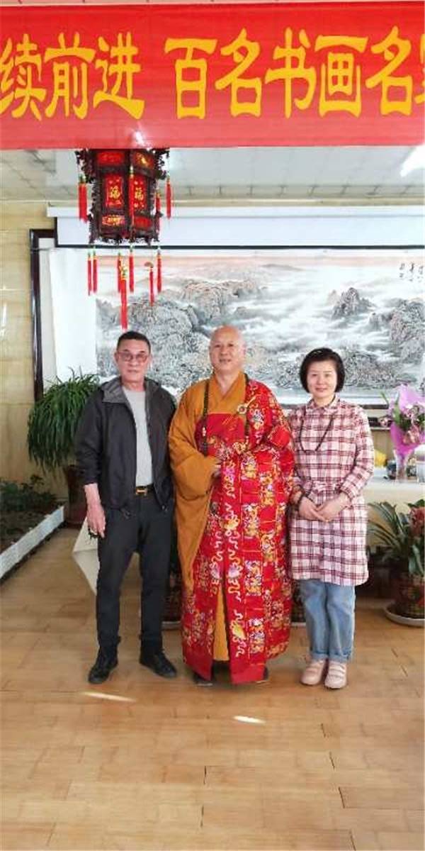 齐耳 郑卫莉真实不装，55岁身材发福有肚腩不掩饰，自然衰老也好漂亮！