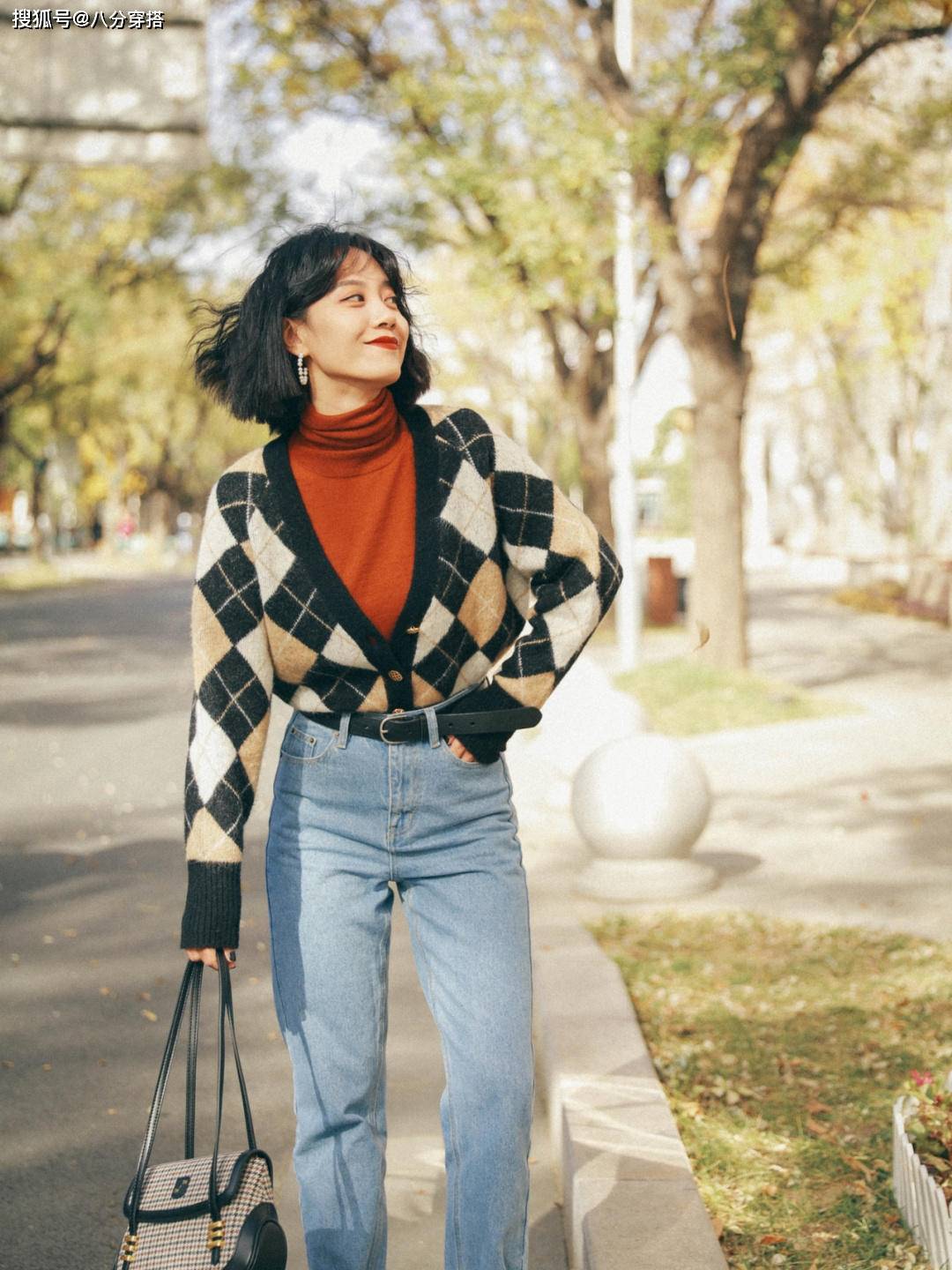 毛衣 冬季就适合穿“法式风毛衣”，这些单品百搭又显气质，美得高级