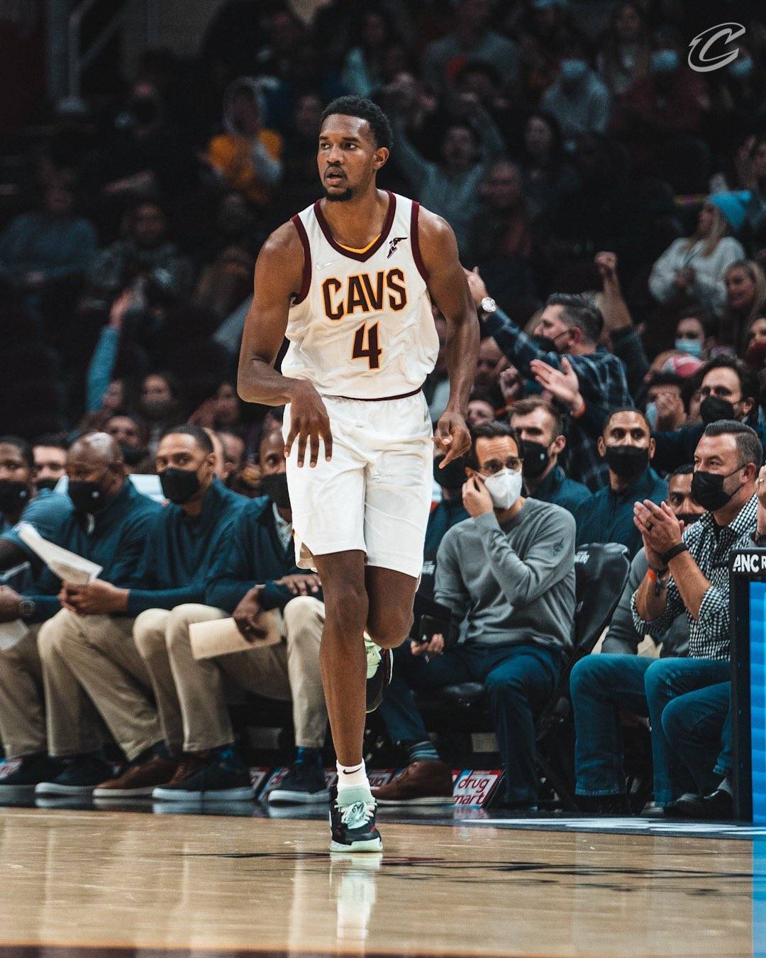 原创莫布里167创35年纪录詹皇没做到活塞状元大败20分数据也遭碾压