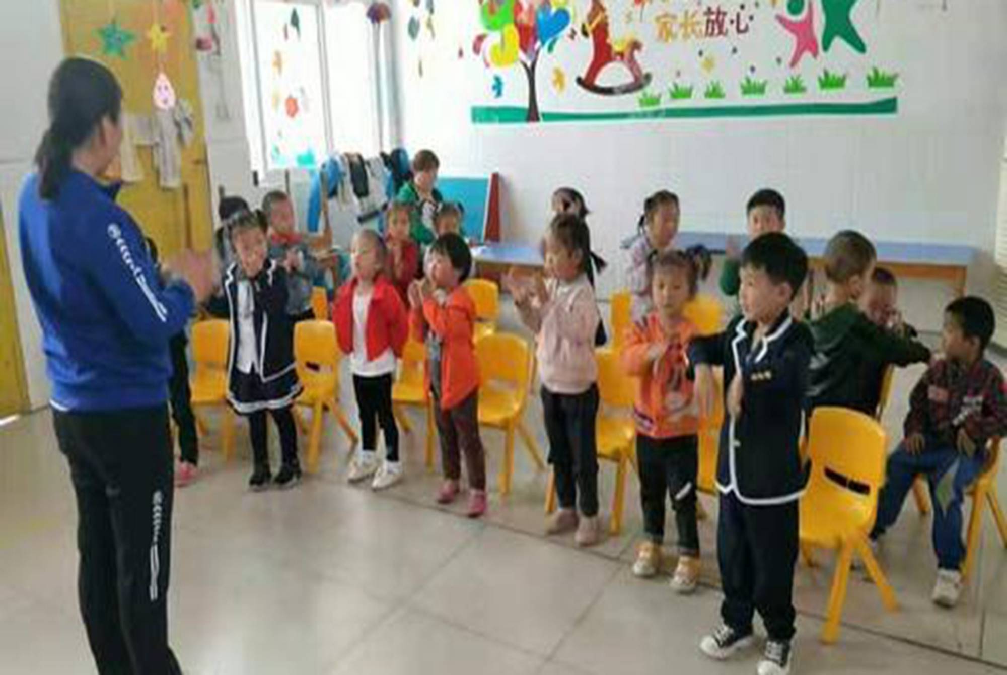 黄圣依|离异家庭的孩子有什么特点？幼儿园老师一语道破，并非刻意分等级