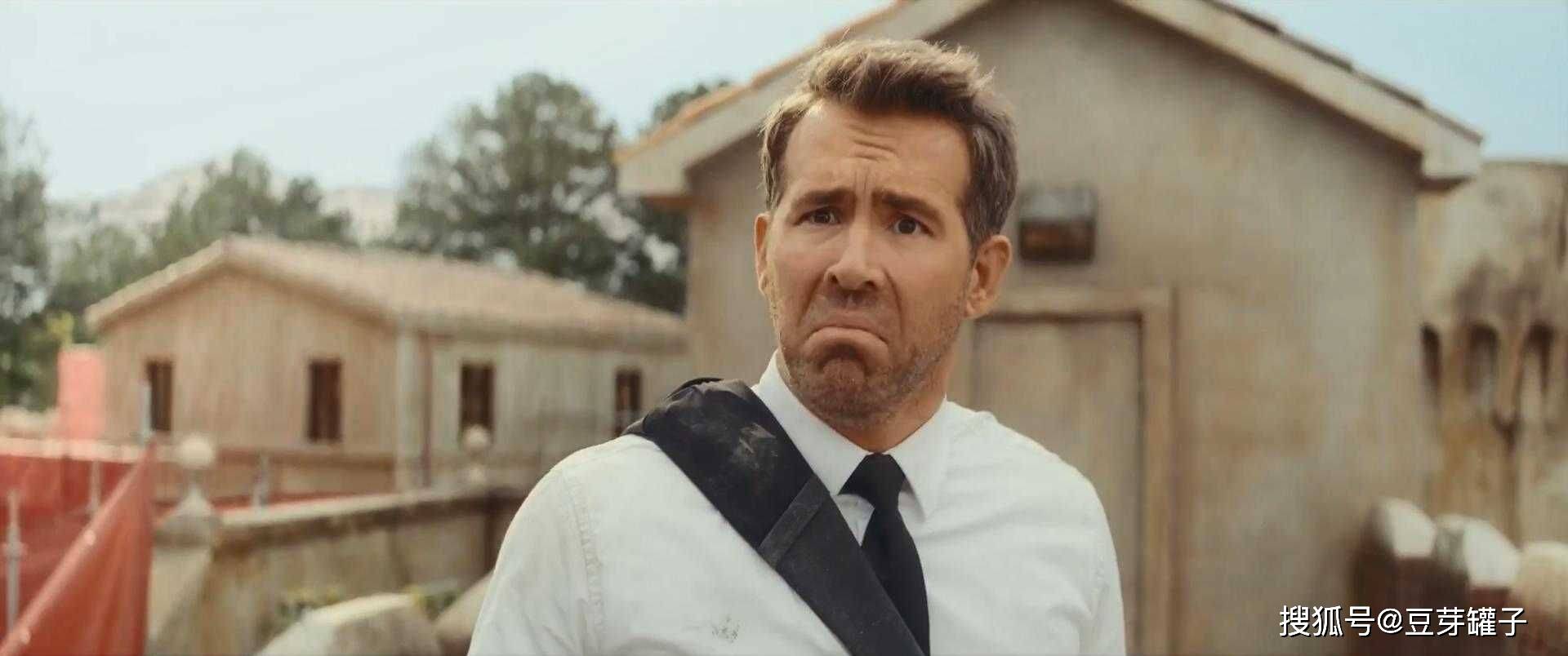 观点评论|《红色通缉令》：豪华卡司阵容，是部类型佳片，还是部谐仿烂片？