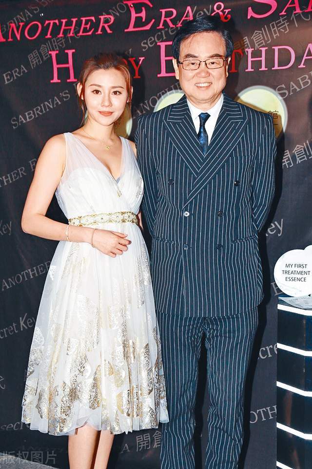 生活|黄百鸣的真爱情史，放弃纸醉金迷的生活，陪妻子抗癌15年终获成功