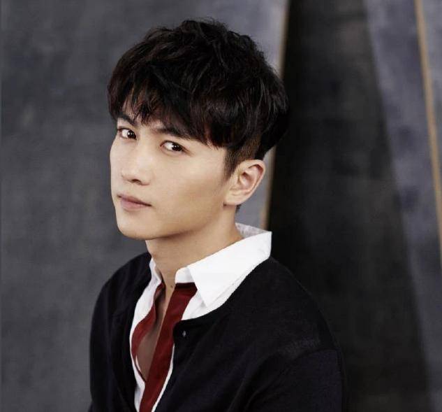 黄志忠|靳东《突围》即将上线，阵容豪华强大，有望超越《人民的名义》