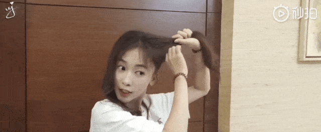 橡皮筋戚薇助阵许嵩演唱会看起来只有18岁？终极丸子头实力抢镜