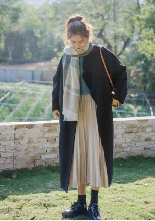 配饰 “黑色大衣”烂大街？冬天学会这4套穿搭就够了，让你保暖又洋气