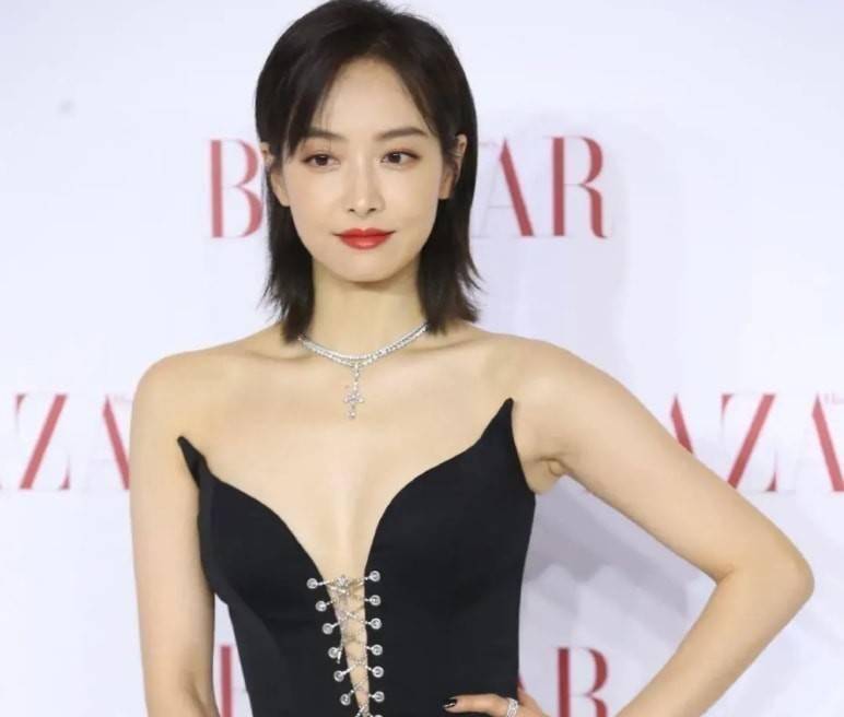 杨颖 芭莎慈善夜,哪位女明星才是真正的生图抗打者?