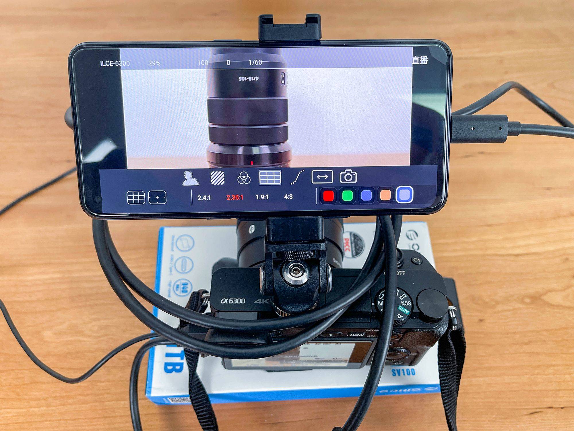 只要一个小配件，省下几千块，闲置手机变索尼微单监视器