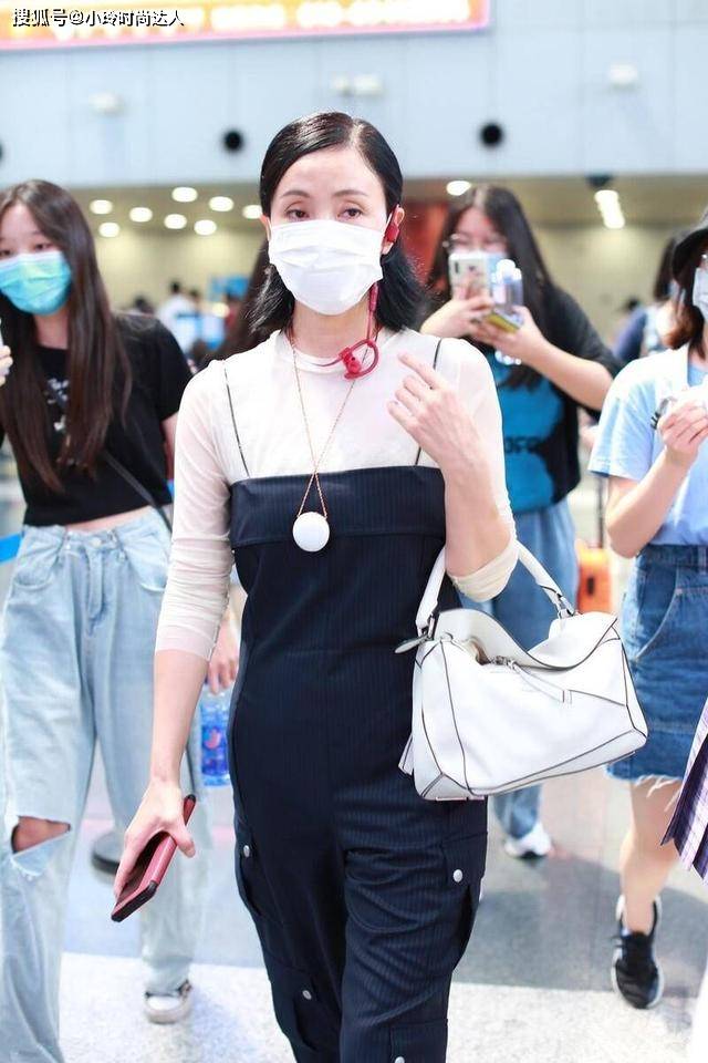 罗意威 陶虹终于高调一回，工装连体裤配油头知性优雅，尽显大气御姐范