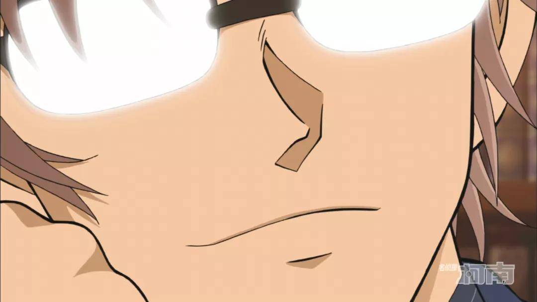 名侦探柯南d:听说眼镜会反光的人,都不简单_冲矢