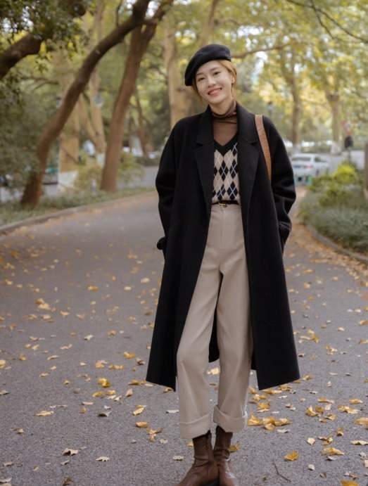 配饰 “黑色大衣”烂大街？冬天学会这4套穿搭就够了，让你保暖又洋气