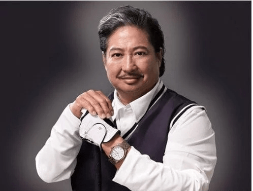 兄弟|谁能想到洪金宝嘴角上的疤痕，能引出香港电影由兴盛转衰落的故事