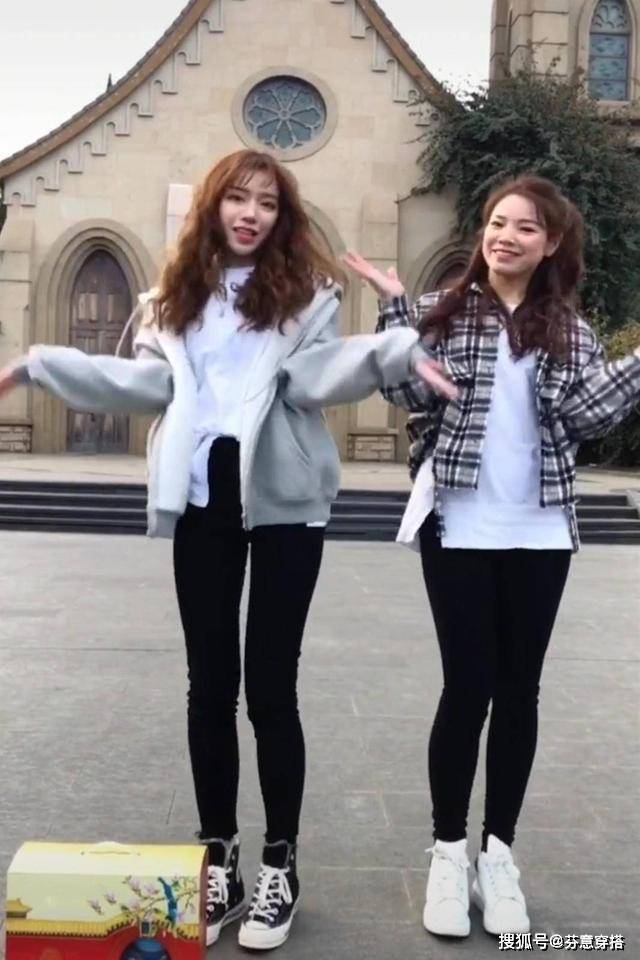 网络 高颜值母女走红网络！女儿貌美如花，妈妈打扮时髦女团身材更出众