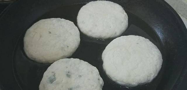 做法|早餐发面饼最简单做法,比面包暄软,比馒头简单,一周3次不够吃