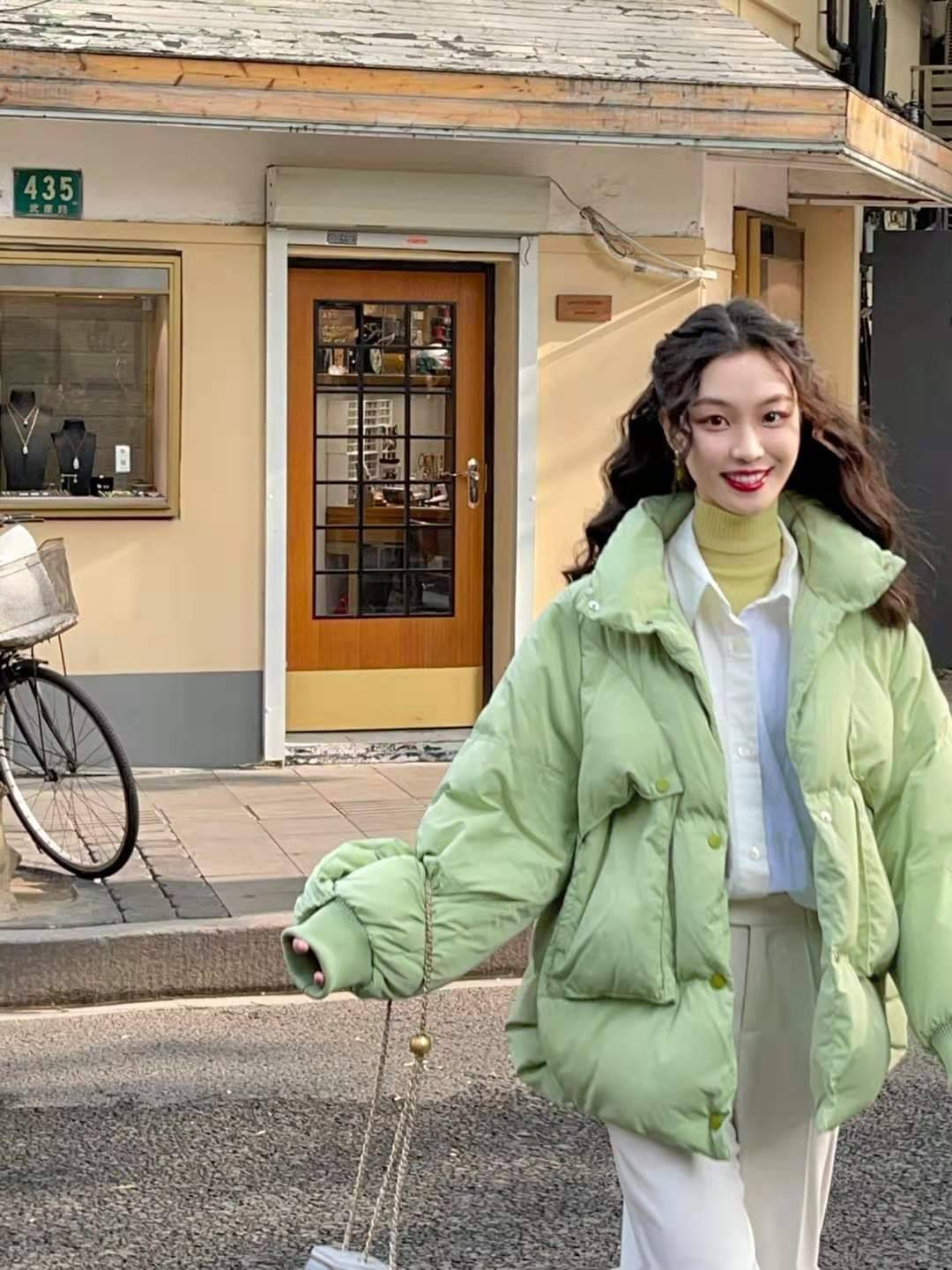 冬季短款外套搭配什么裤子好看 12f46e367c4046e6866e6a9facc97297.jpeg