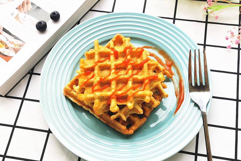 蔬菜|早餐这么做方便,蔬菜和蛋搅一搅,放锅中香味扑鼻,孩子抢着吃!