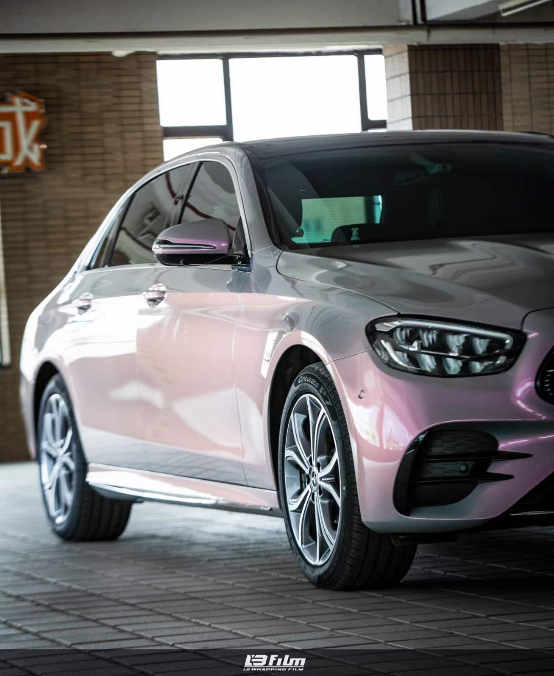 奔驰e300汽车贴膜lb改色膜钻石梦幻火山灰