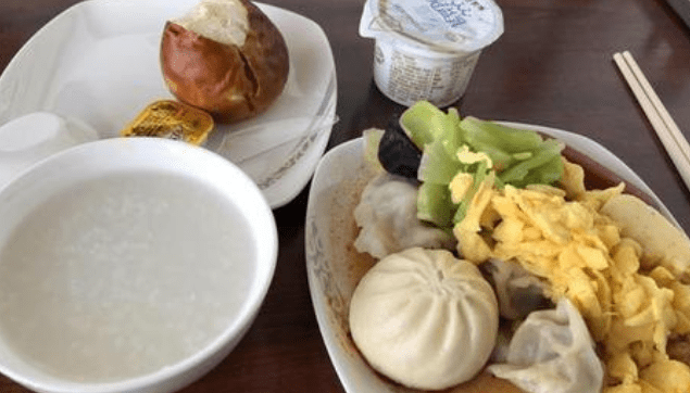 知识科普|肝不好的人，早上4种早餐要“拒绝”，面包米粥上榜，有人天天吃