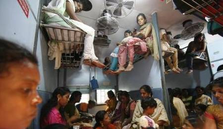 原来我们一直在错怪印度，他们的火车根本没挂人？这些年都被骗了