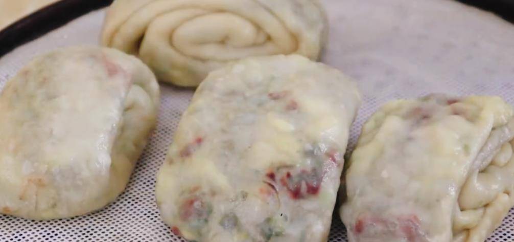 做法|早餐的吃法太过瘾,不烫面不发面,柔软多层营养解馋,比包子还香