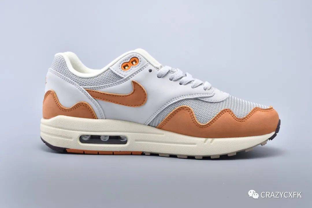 Max 耐克 Nike Air Max 1 Monarch x Patta 联名灰棕麂皮波浪纹拼接气垫复古运动鞋