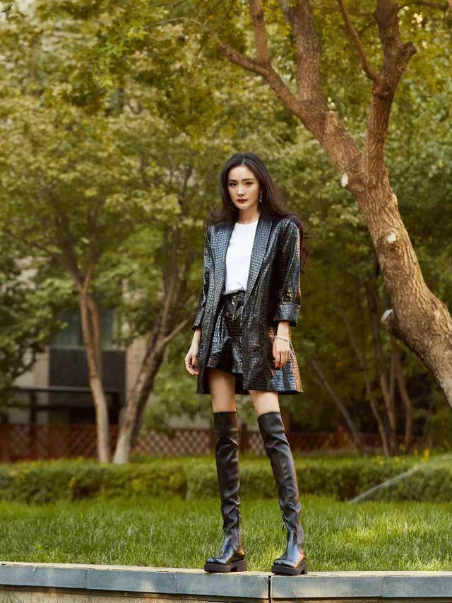 短裙 今年最流行的保暖穿搭，时髦好看的“不露腿”搭配