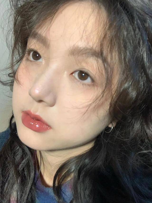 一身不会还有人还在穿“一身黑”吧？冬季最显白的小技巧来啦！