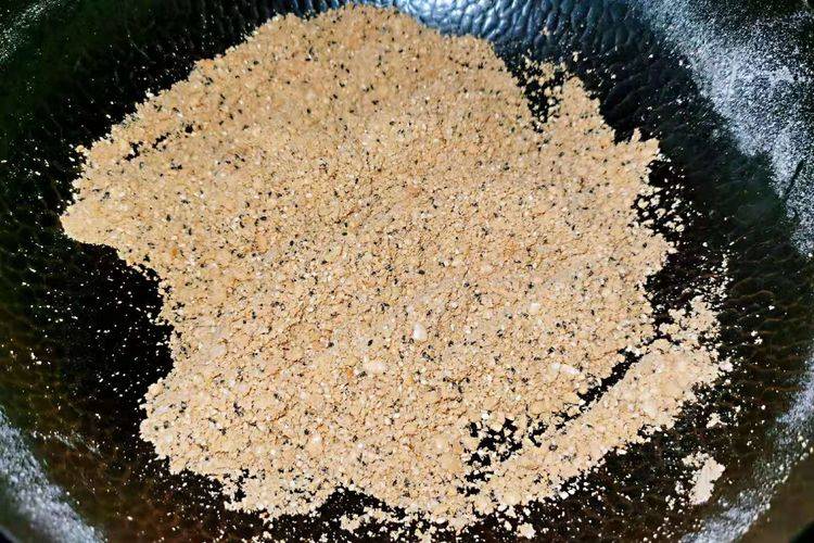 加入适量|小寒后，用这4样简单一炒，一次做好密封起来，香甜浓稠又饱腹