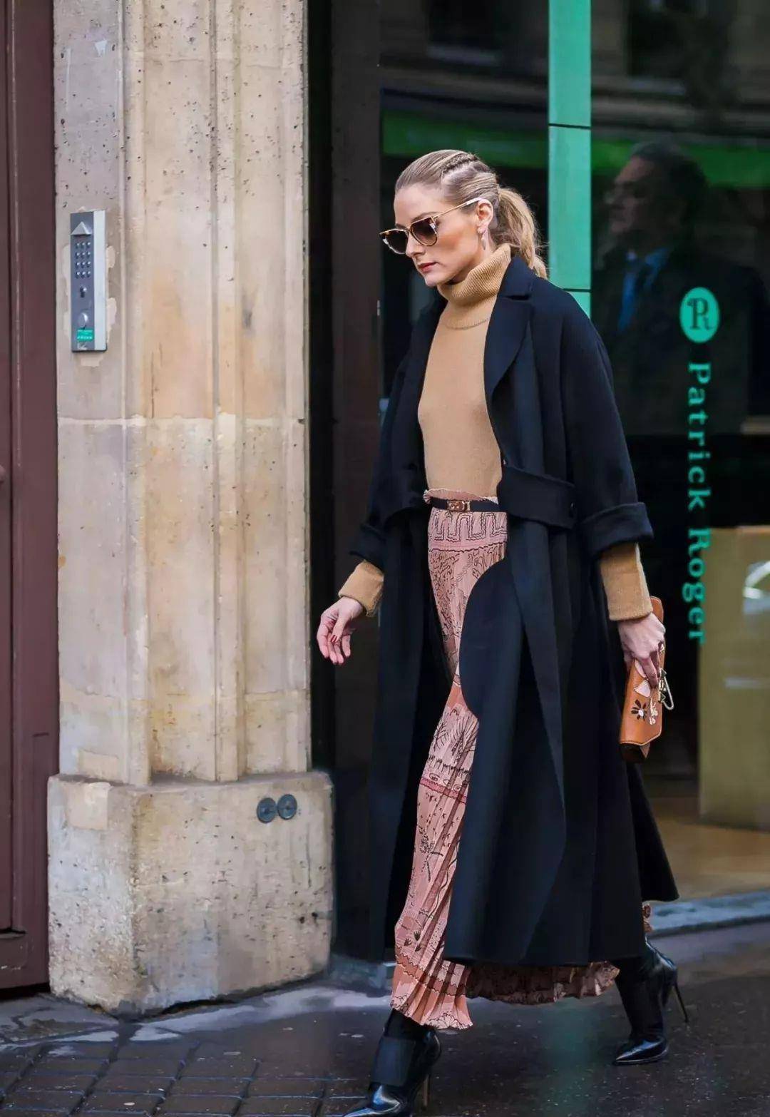 美得 入冬穿大衣＋裙子，美得无可救药！