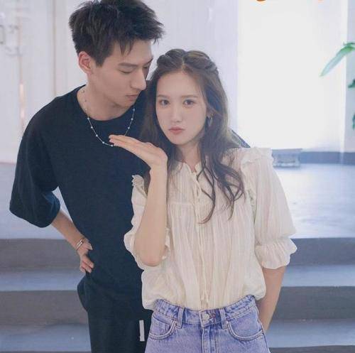 交往|金紫怡发文哭诉崔宇同脚踏两只船，男方公开道歉，网友：做个人吧