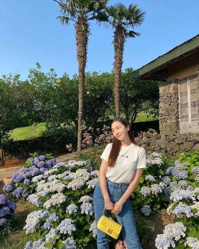 因为|情感尚未开花结果，吴昕大秀时尚达人，粉丝：抓紧嫁人吧！！