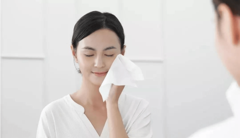 产品“控油护肤”一定要避开这几个误区，很多人做错了，难怪皮肤差