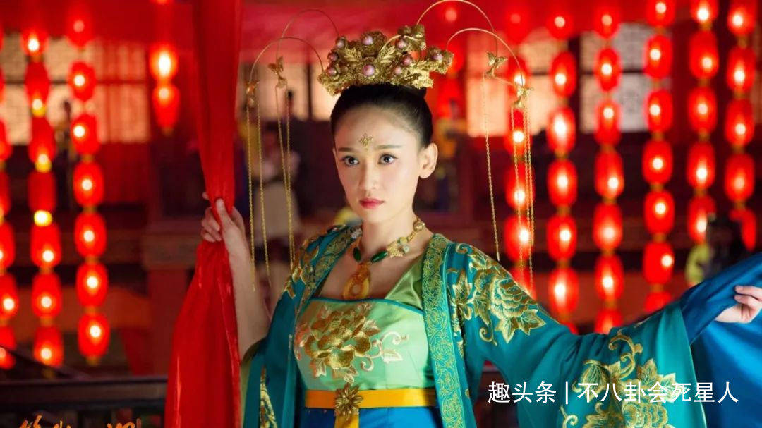 女神5位高颜值女神，一穿上古装就违和，远离古装是最正确的决定