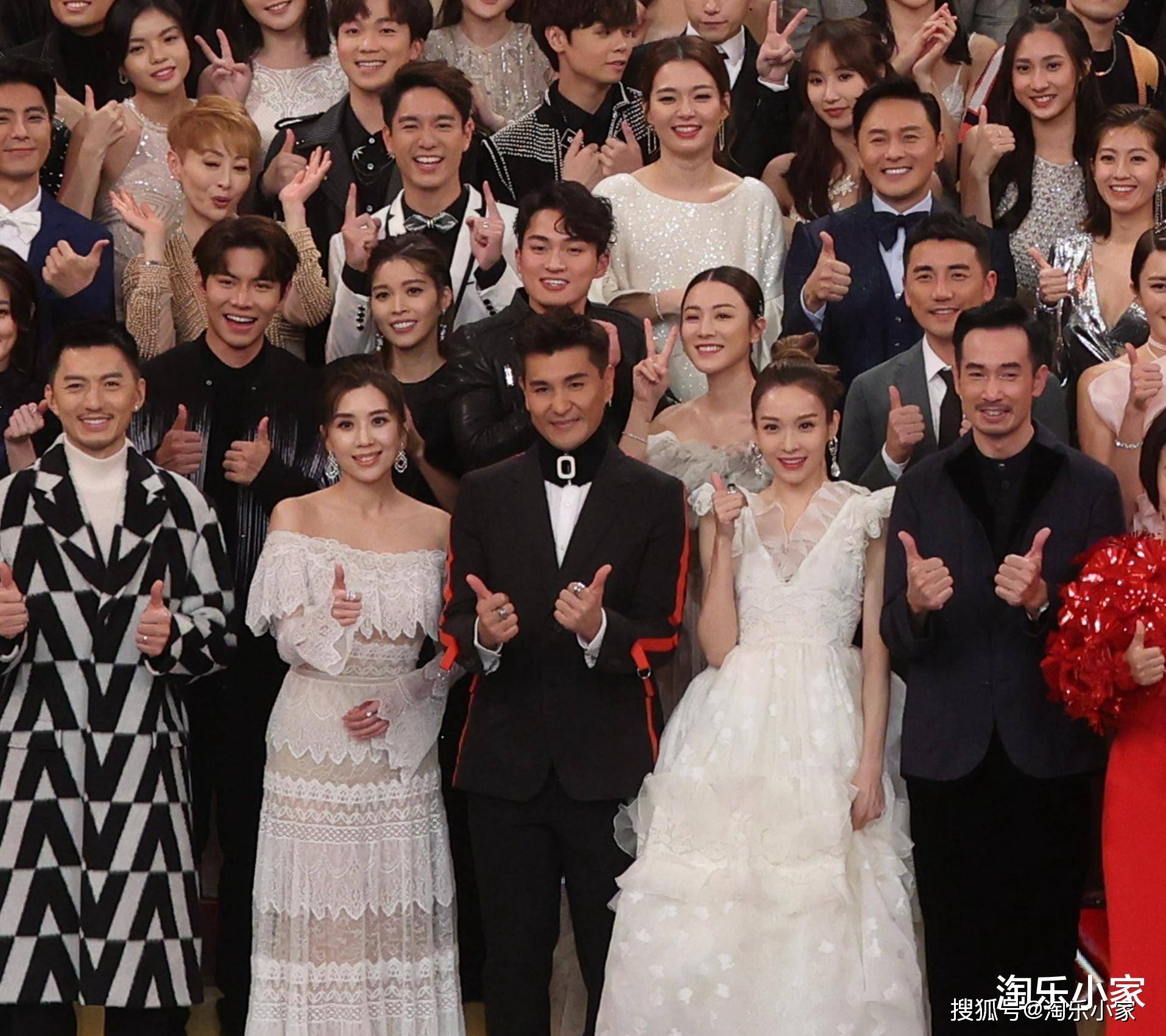 tvb台庆大合照排位好讲究,看合照分析小生花旦在tvb中的地位!_位置